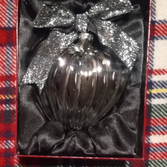 Vintage Heart-Shaped Xmas Ornament - Picture 3 of 4